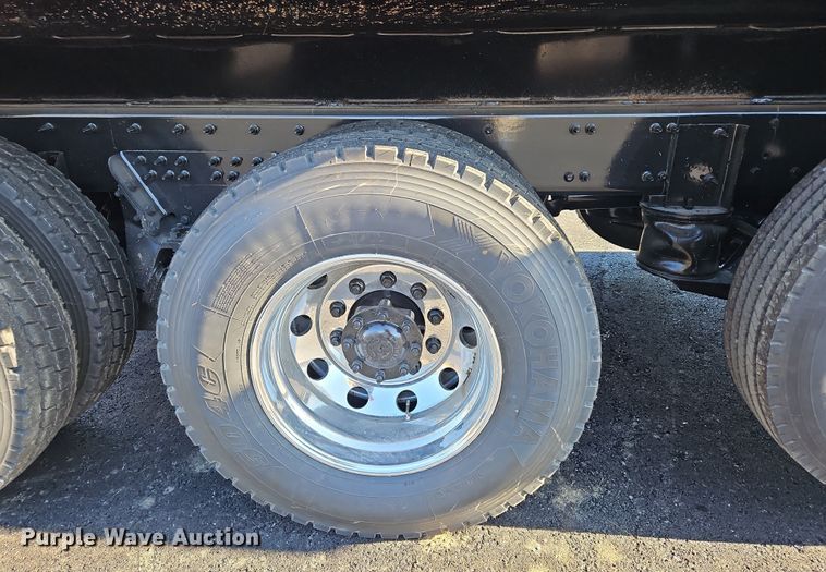 image for item NZ9115 2016 Freightliner Coronado 122SD  dump truck