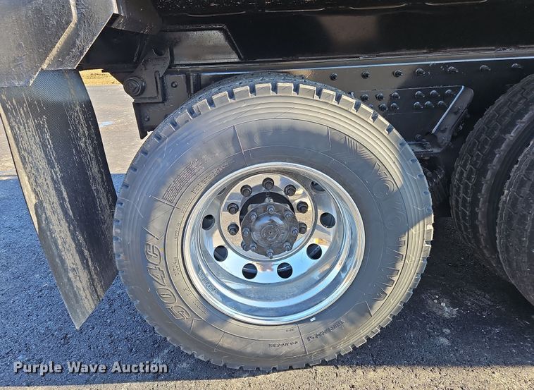 image for item NZ9115 2016 Freightliner Coronado 122SD  dump truck