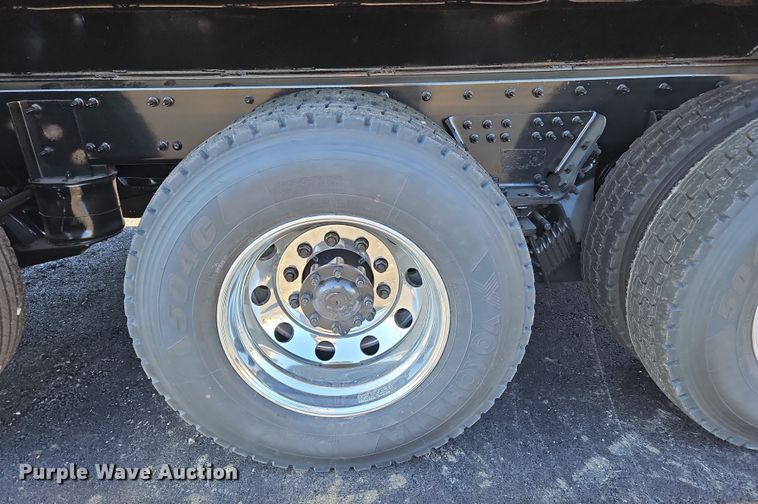 image for item NZ9115 2016 Freightliner Coronado 122SD  dump truck