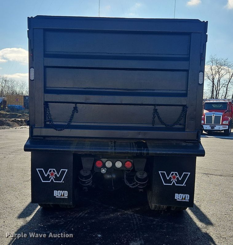 image for item NZ9116 2016 Freightliner Coronado 122SD  dump truck