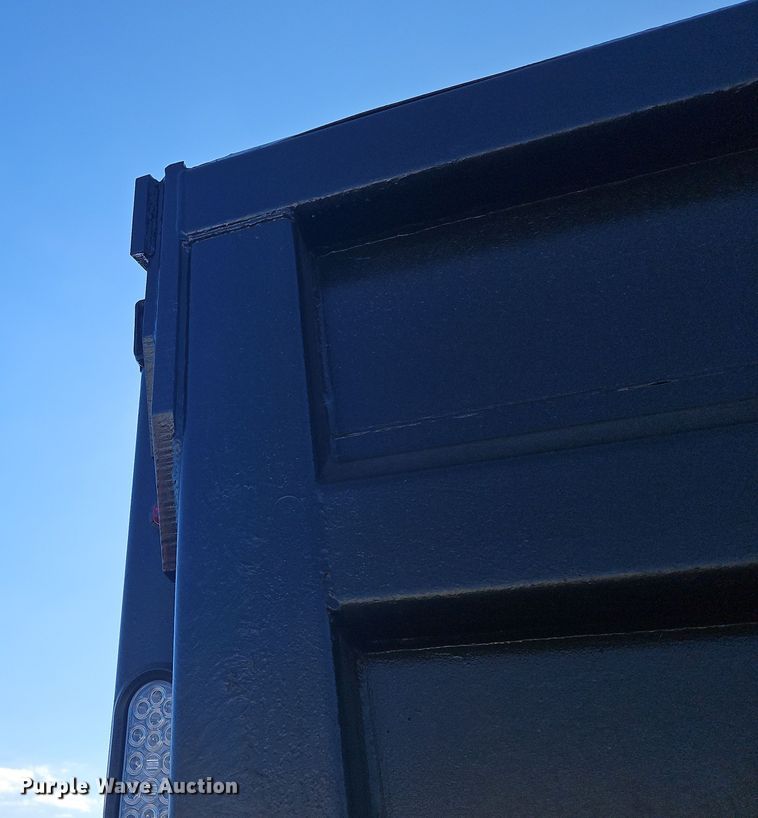 image for item NZ9116 2016 Freightliner Coronado 122SD  dump truck