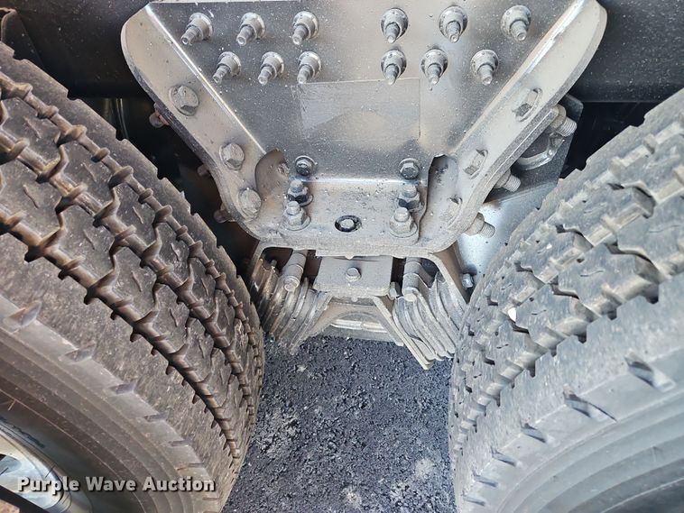 image for item NZ9116 2016 Freightliner Coronado 122SD  dump truck