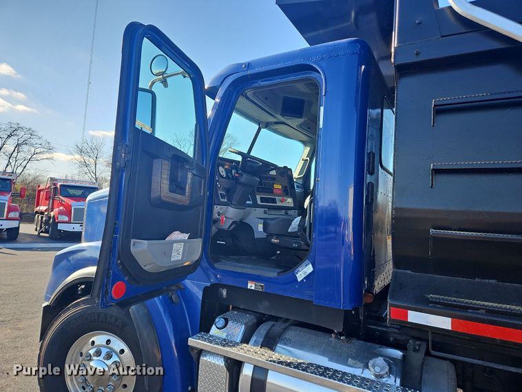 image for item NZ9116 2016 Freightliner Coronado 122SD  dump truck