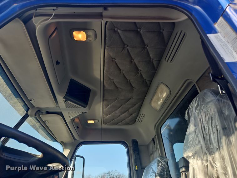 image for item NZ9116 2016 Freightliner Coronado 122SD  dump truck