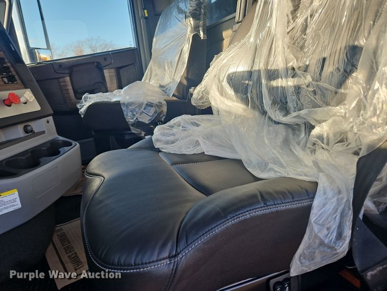 image for item NZ9116 2016 Freightliner Coronado 122SD  dump truck