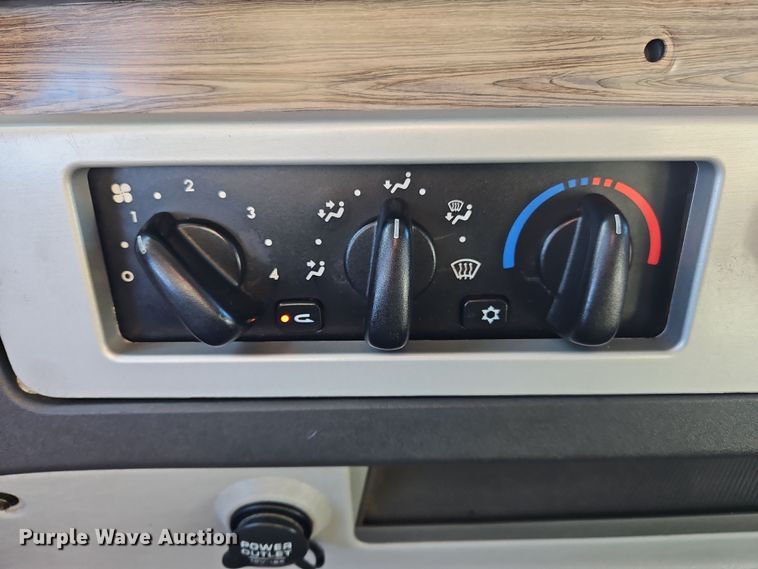 image for item NZ9116 2016 Freightliner Coronado 122SD  dump truck