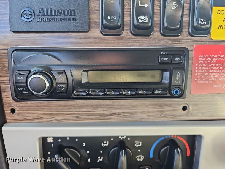 image for item NZ9116 2016 Freightliner Coronado 122SD  dump truck