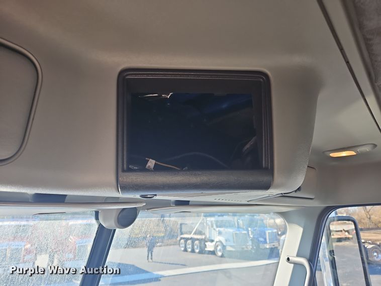 image for item NZ9116 2016 Freightliner Coronado 122SD  dump truck