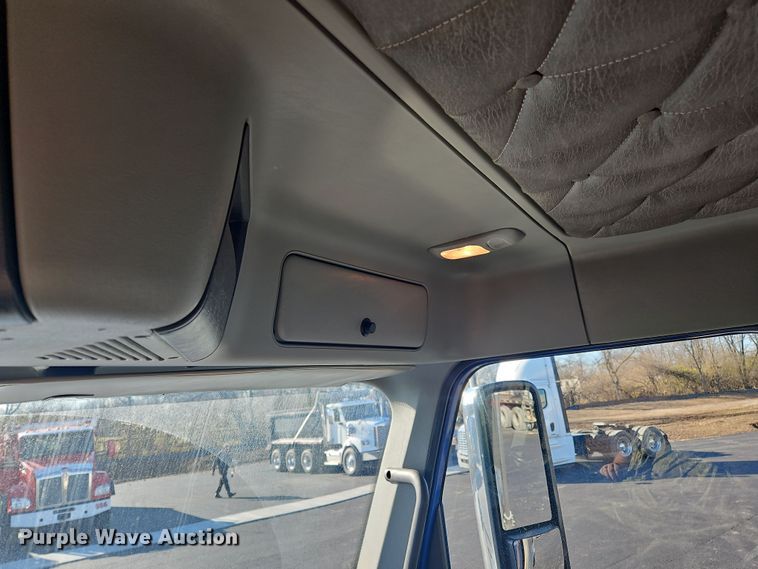 image for item NZ9116 2016 Freightliner Coronado 122SD  dump truck