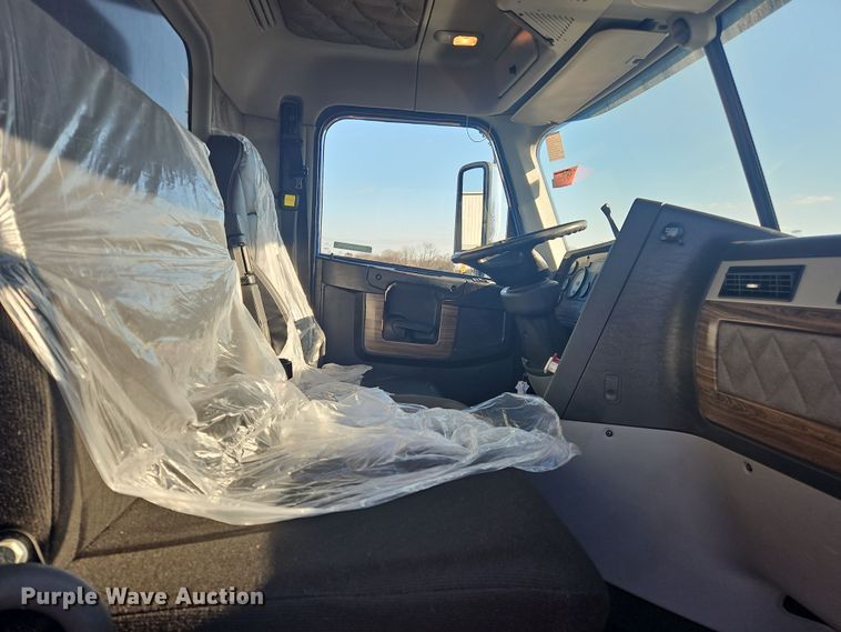 image for item NZ9116 2016 Freightliner Coronado 122SD  dump truck