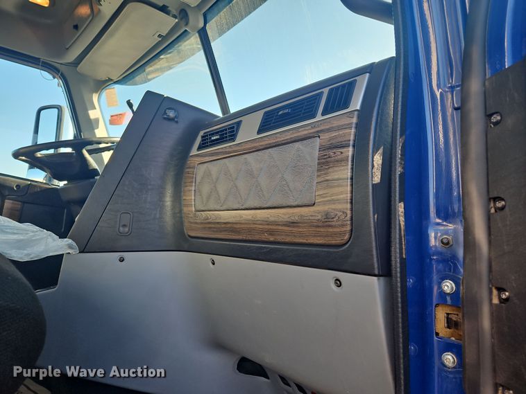 image for item NZ9116 2016 Freightliner Coronado 122SD  dump truck