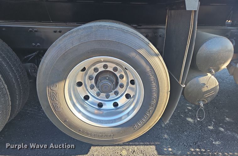 image for item NZ9116 2016 Freightliner Coronado 122SD  dump truck