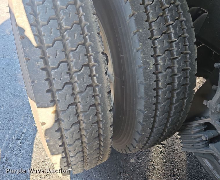 image for item NZ9116 2016 Freightliner Coronado 122SD  dump truck