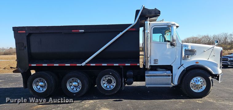 image for item NZ9117 2016 Freightliner Coronado 122SD  dump truck