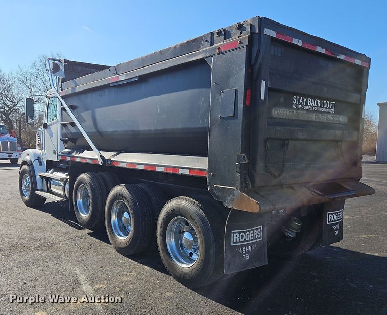 image for item NZ9117 2016 Freightliner Coronado 122SD  dump truck