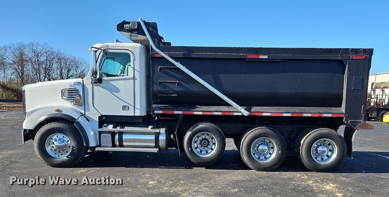image for item NZ9117 2016 Freightliner Coronado 122SD  dump truck