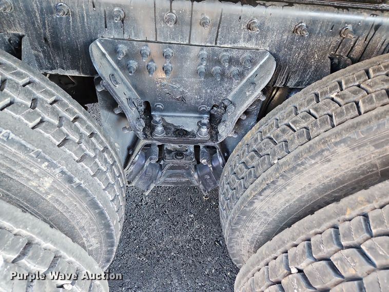 image for item NZ9117 2016 Freightliner Coronado 122SD  dump truck