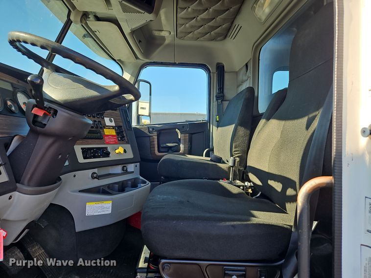 image for item NZ9117 2016 Freightliner Coronado 122SD  dump truck