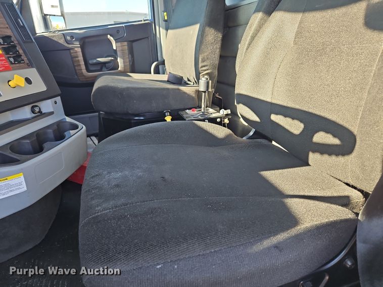 image for item NZ9117 2016 Freightliner Coronado 122SD  dump truck