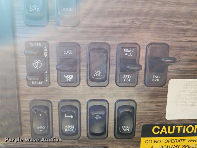 image for item NZ9117 2016 Freightliner Coronado 122SD  dump truck