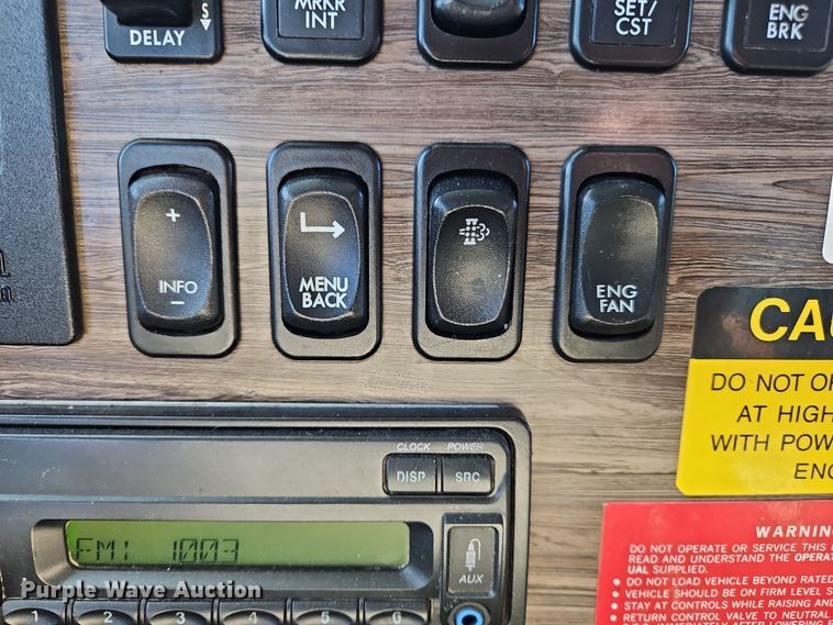 image for item NZ9117 2016 Freightliner Coronado 122SD  dump truck