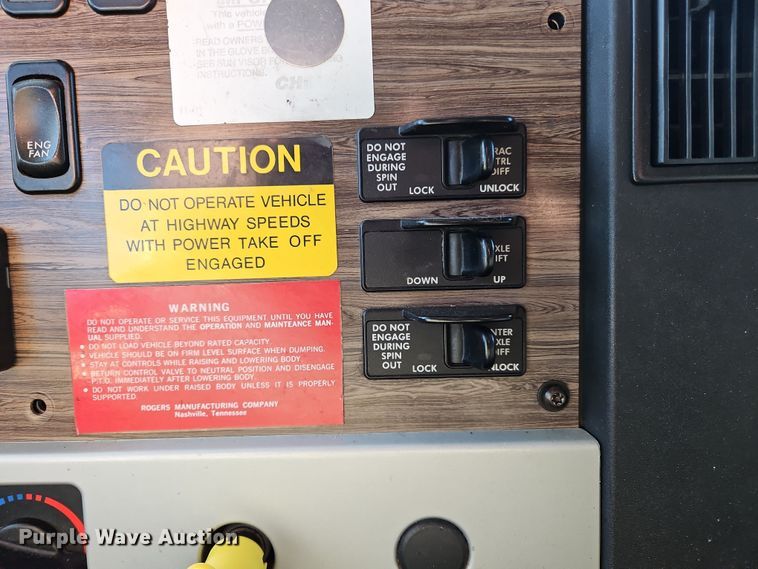 image for item NZ9117 2016 Freightliner Coronado 122SD  dump truck