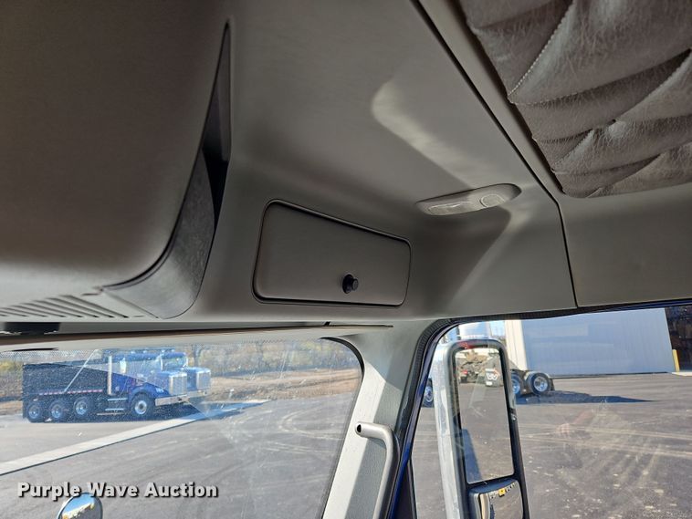 image for item NZ9117 2016 Freightliner Coronado 122SD  dump truck