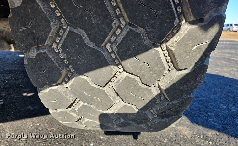 image for item NZ9117 2016 Freightliner Coronado 122SD  dump truck