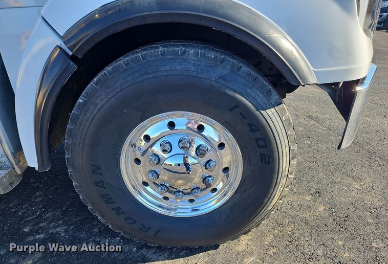 image for item NZ9117 2016 Freightliner Coronado 122SD  dump truck