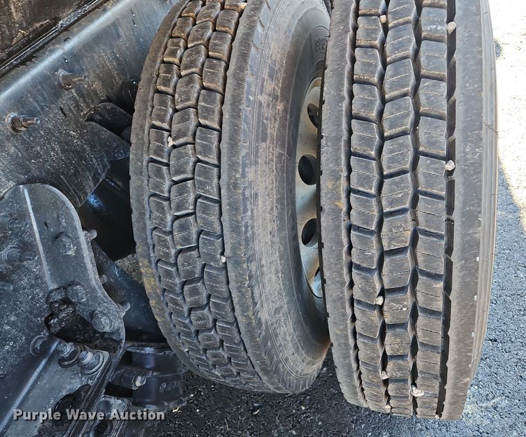 image for item NZ9117 2016 Freightliner Coronado 122SD  dump truck