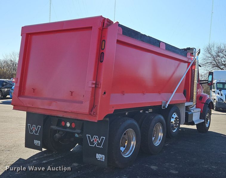 image for item NZ9122 2018 Kenworth T880 dump truck