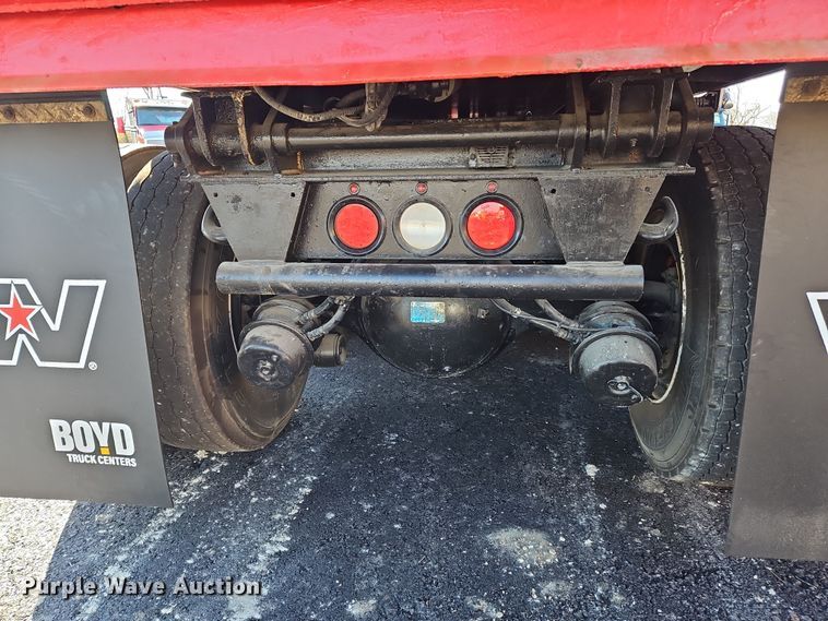 image for item NZ9122 2018 Kenworth T880 dump truck