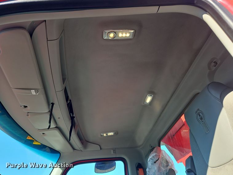 image for item NZ9122 2018 Kenworth T880 dump truck