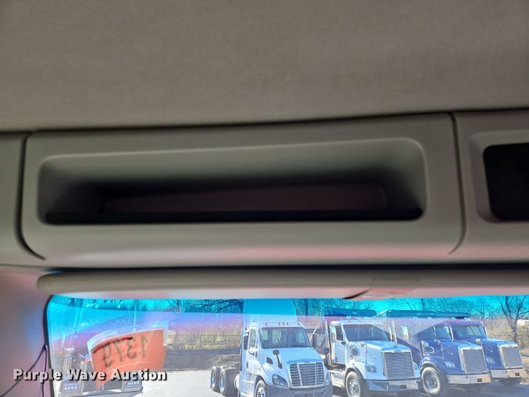 image for item NZ9122 2018 Kenworth T880 dump truck