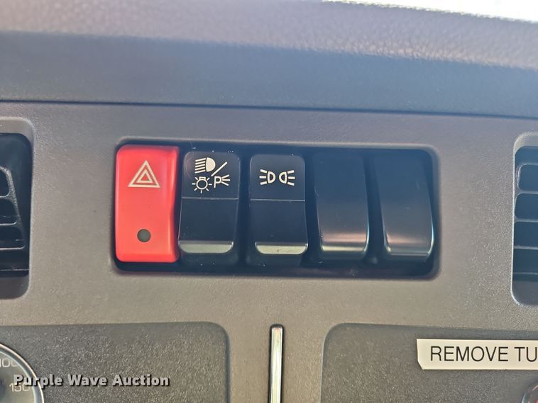 image for item NZ9122 2018 Kenworth T880 dump truck