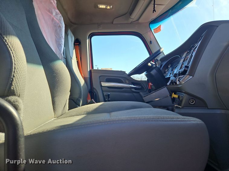 image for item NZ9122 2018 Kenworth T880 dump truck