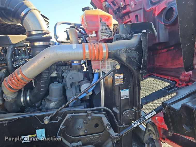 image for item NZ9122 2018 Kenworth T880 dump truck