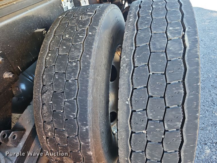 image for item NZ9122 2018 Kenworth T880 dump truck