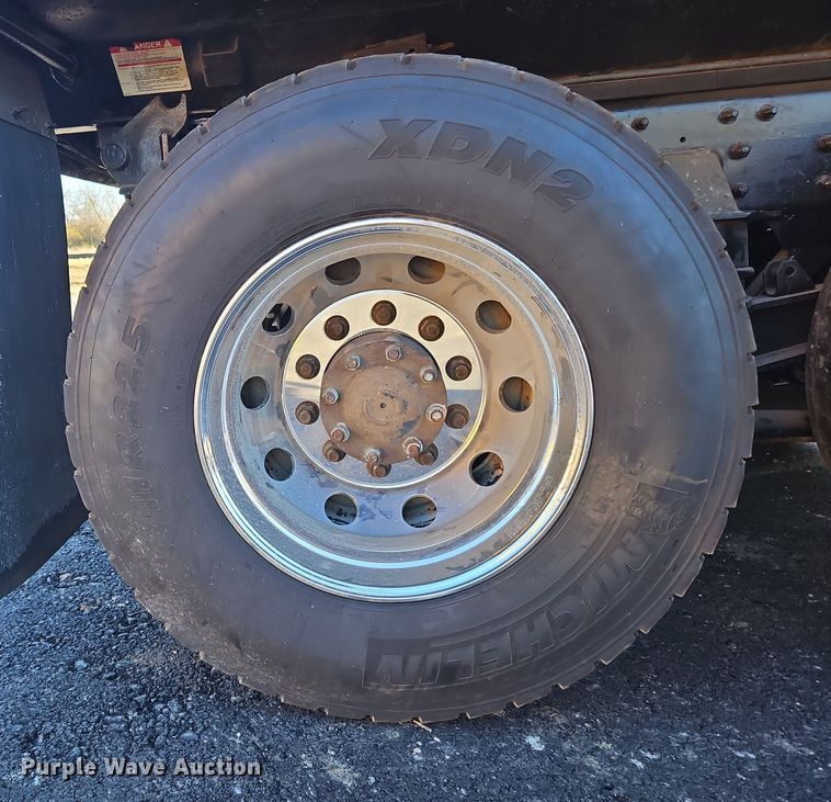 image for item NZ9122 2018 Kenworth T880 dump truck