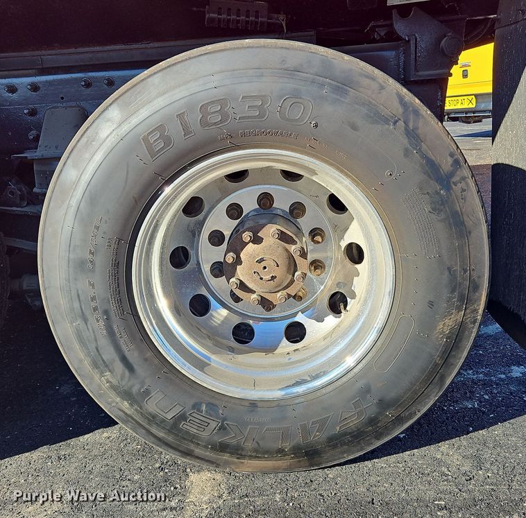 image for item NZ9122 2018 Kenworth T880 dump truck