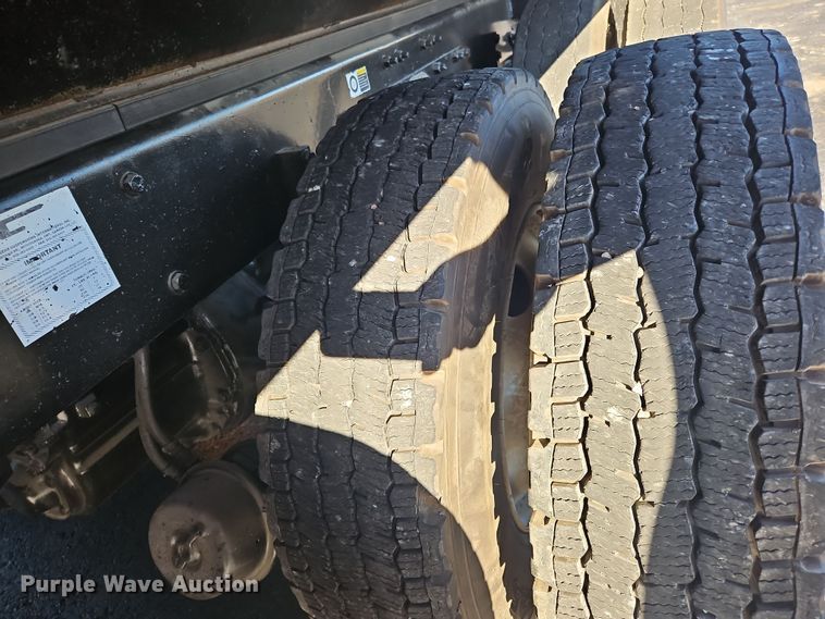 image for item NZ9122 2018 Kenworth T880 dump truck