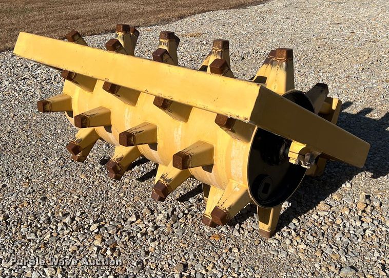 Skid steer sheeps foot drum roller in Overbrook, KS Item OA9182 for