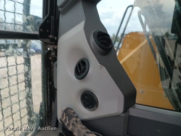 image for item OA9193 2021 Caterpillar 325  excavator