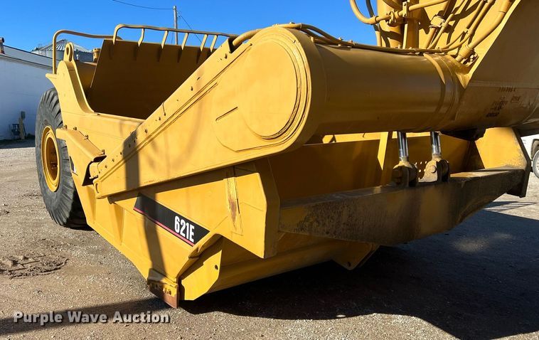 image for item OA9226 1993 Caterpillar 621E  scraper