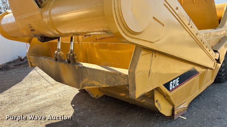 image for item OA9226 1993 Caterpillar 621E  scraper