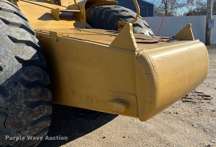 image for item OA9226 1993 Caterpillar 621E  scraper