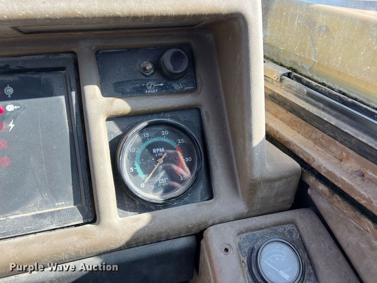 image for item OA9226 1993 Caterpillar 621E  scraper