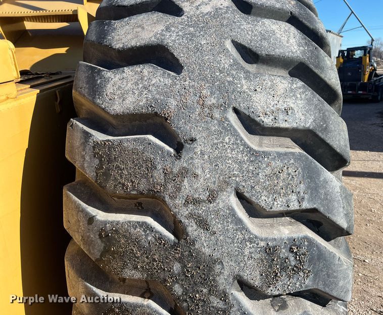 image for item OA9226 1993 Caterpillar 621E  scraper