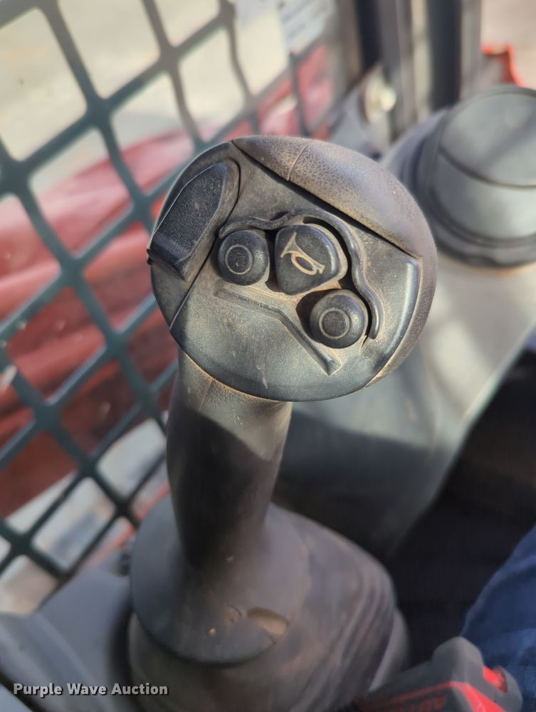 image for item OD9033 2019 Kubota SVL75-2  tracked skid steer loader