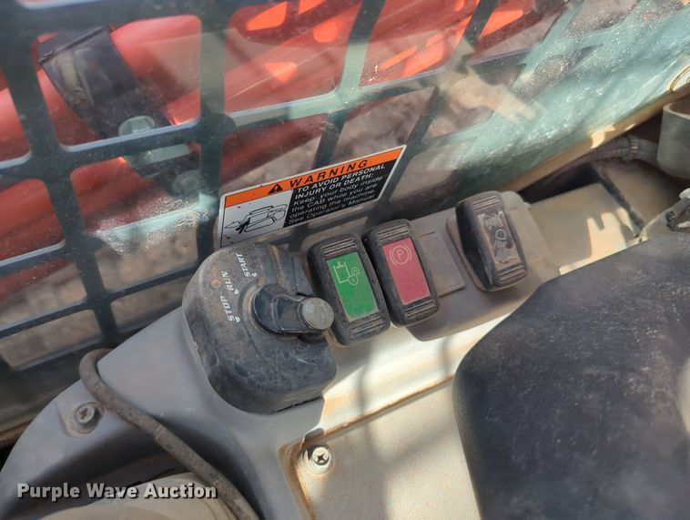 image for item OD9036 Kubota SVL95-2S  tracked skid steer loader